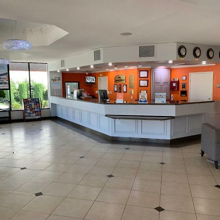 לוס אנג'לס Howard Johnson By Wyndham Reseda Hotel & Suites מראה חיצוני תמונה