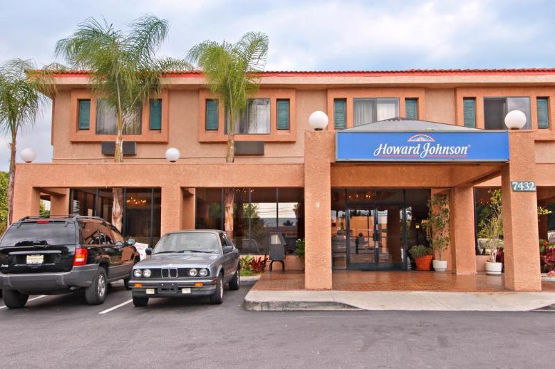 לוס אנג'לס Howard Johnson By Wyndham Reseda Hotel & Suites מראה חיצוני תמונה