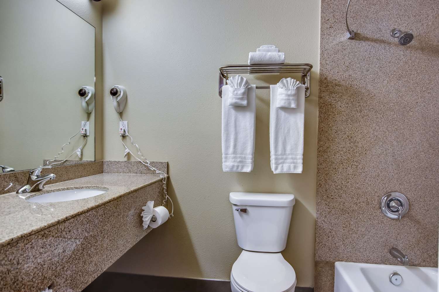 לוס אנג'לס Howard Johnson By Wyndham Reseda Hotel & Suites מראה חיצוני תמונה